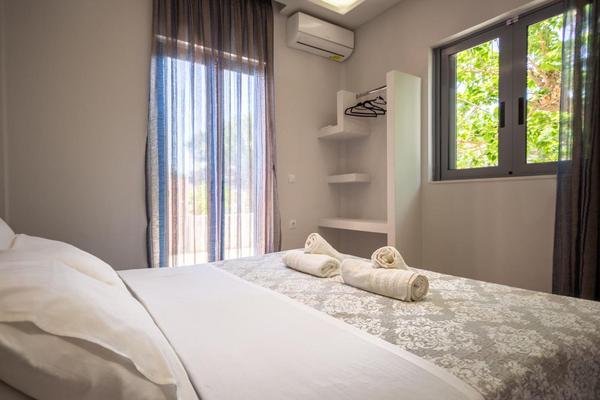 Casa Di Mare - Studios And Apartments On The Beach Ανω Βασιλικος Εξωτερικό φωτογραφία